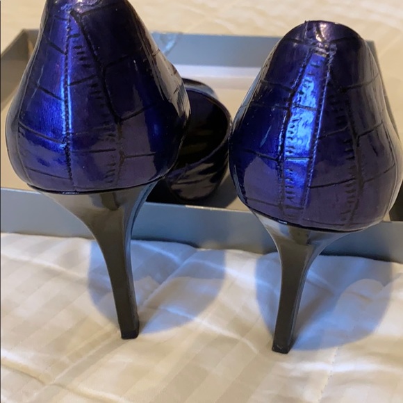 Shoes - Picture 4 of 10